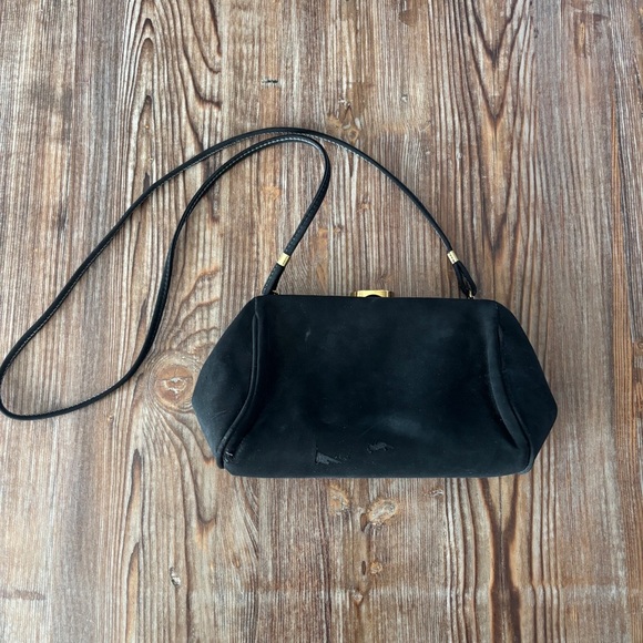 Classic 90's Black Velvet Vintage Shoulder Bag With Gold Accent Snap Closure - Picture 7 of 7